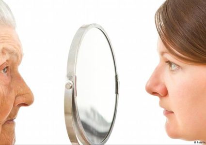 لماذا بِتنا نخاف من التقدم في العمر