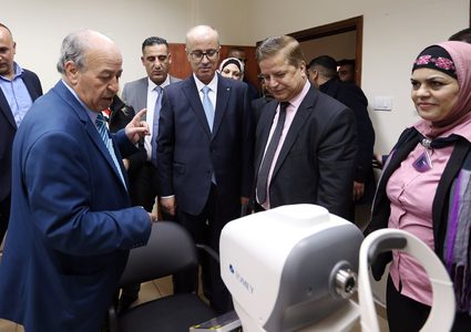 رئيس الوزراءد.رامي الحمد الله خلال افتتاح  مركز الطوارئ في بيرنبالا، بمحافظة القدس.