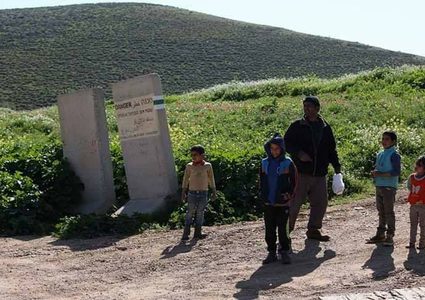 الاحتلال يجبر العائلات في الأغوار على مغادرة مساكنها