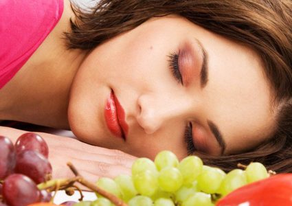 5 أنواع من الأطعمة تساعدك على النوم العميق