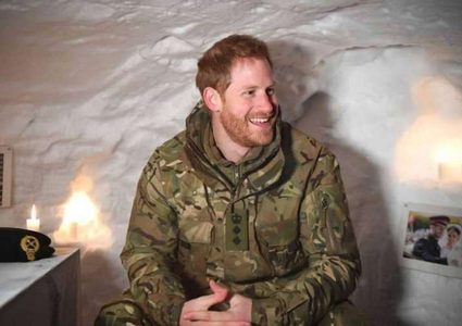 الأمير هاري يحتفل بعيد الحب في القطب الشمالي