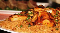 دجاج محمّر مع الأرز الشرقي