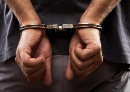 شرطة المعابر تقبض على مطلوب للعدالة