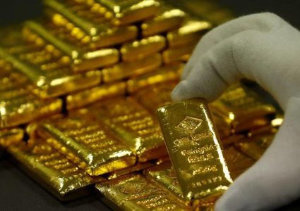 الذهب يرتفع مع تراجع الدولار