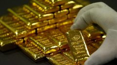 الذهب يرتفع مع تراجع الدولار