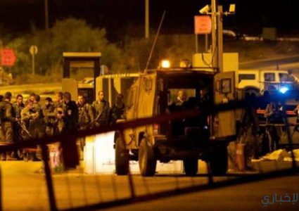 الاحتلال يغلق جميع مداخل بلدة حزما بالقدس