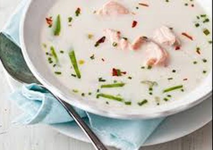 شوربة السلمون وجوز الهند