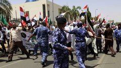 وفاة شرطي سوداني إثر استمرار التظاهرات