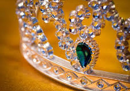 السويد.. القبض على سارق "التاجين الملكيين" ومحاكمته