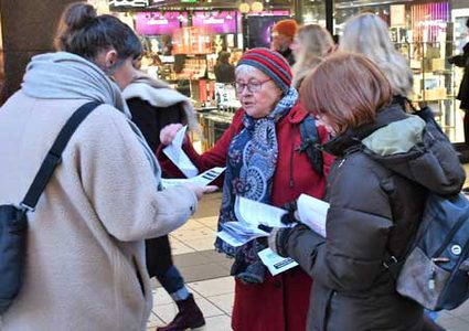 ناشطون سويديون يدعون لمقاطعة البضائع الإسرائيلية