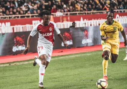 موناكو يهرب من منطقة الهبوط بالدوري الفرنسي