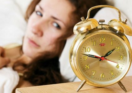 هل أنت ممن ينامون متأخرا؟ انتبه فإشارات دماغك أقل وأبطأ