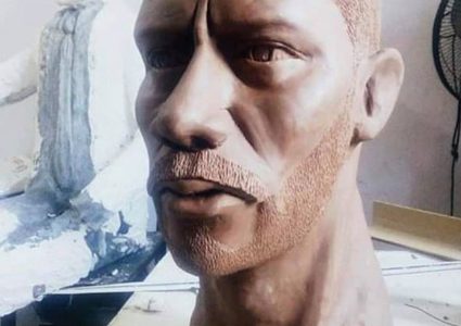 محمد رمضان يشيد بنحات صنع تمثالا لشخصية زين فى نسر الصعيد