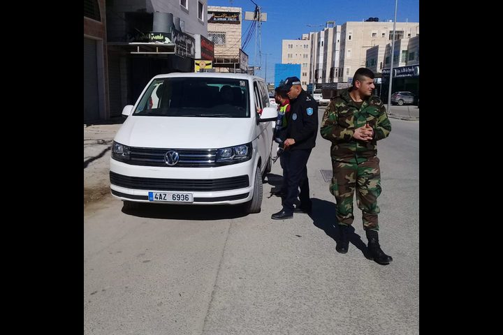 الشرطة تنظم حملة لضبط المركبات التي لا تحمل لوحات ارقام