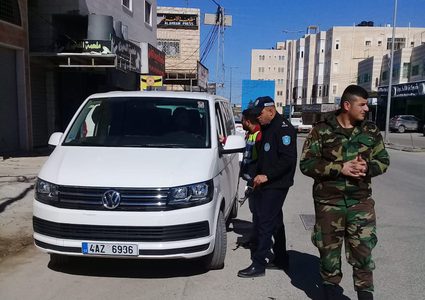 الشرطة تنظم حملة لضبط المركبات التي لا تحمل لوحات ارقام