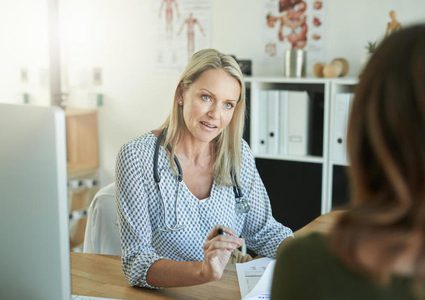 اكتئاب بعد العملية الجراحية..مرض شائع تعرف على أعراضه وأسباب