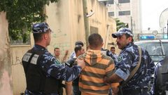 الشرطة تلقي القبض على شخص صادر بحقه حكم قضائي 10 سنوات