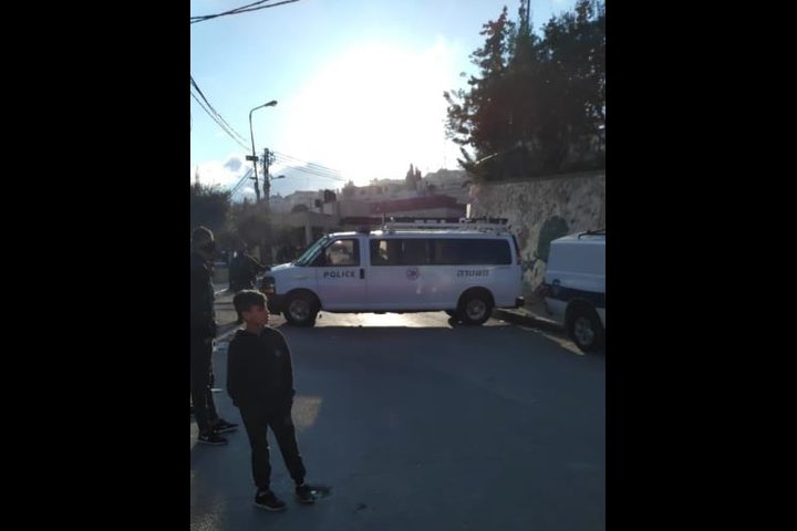 الاحتلال يقتحم مسجد الأربعين وسط بلدة العيسوية