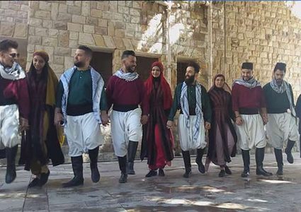 فرق مغربية وصينية وفلسطينية تقدم عروضا فنية بحديقة النباتات