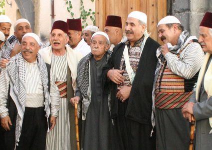 جزء عاشر لباب الحارة "وأبو غالب" ليس فيه