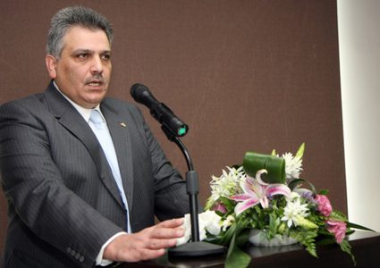 غنيم يبحث سبل دعم تطوير المياه مع مسؤولين عُمانيين