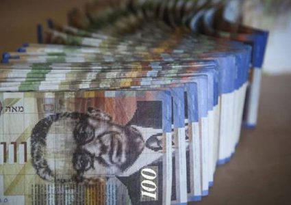 اشتيه: سن اسرائيل قرار باقتطاع الأموال له انعكاسات خطيرة