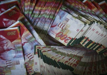 اقتطاع اسرائيل مبلغ 500 مليون شيكل من أموال المقاصة لن يمس بالتزامات السلطة وقدرتها على الإنفاق