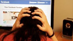 انترنت آمن الحكي فيه لازم" .."أهلك ولاتهلك"