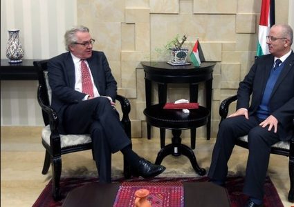 الحمد الله يستقبل المبعوث النرويجي لعملية السلام