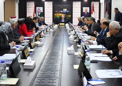 مجلس الوزراء: لن نقايض حقوقنا ومواقفنا الراسخة بالمال