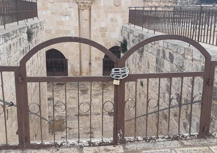 الاحتلال يحوّل "باب الرحمة" إلى ثكنة عسكرية