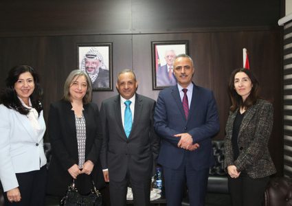 أبو دياك يبحث مع رئيس ديوان التشريع والرأي الأردني سبل تعزيز التعاون المشترك