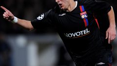 لماذا رفض برشلونة قبول بنزيمة في صفوفه