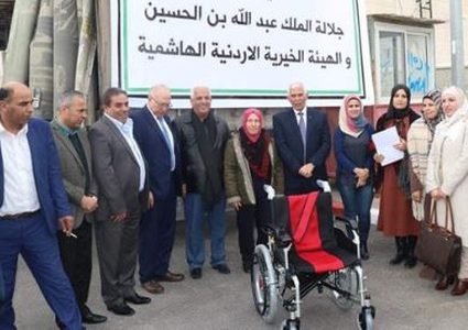 الهيئة العُمانية الخيرية تسير قافلة مساعدات للخليل