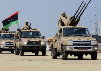 الجيش الليبي يستعيد مناطق جديدة ويصادر ذخائر