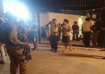 اعتقالات والمستوطنون يقتحمون" قبر يوسف"