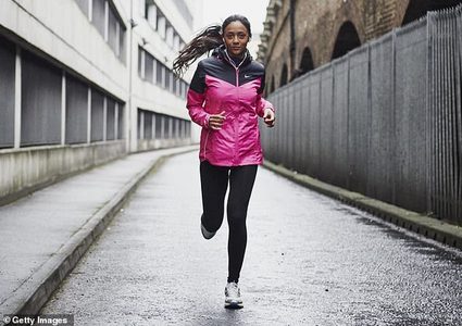 الجلوس لفترات طويلة أكبر المؤثرات على حياة النساء