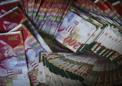 اقتطاع الاحتلال لـ"أموال المقاصة": ذاهبون لأزمة كبيرة بغياب هذه البدائل