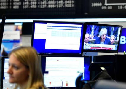 التصنيف الائتماني لبريطانيا تحت المراقبة السلبية