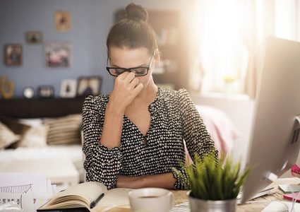 ما هي أسباب الصداع حول العين ؟