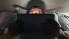 ما العلاقة بين أفلام العنف والسمنة
