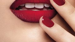 ما هي المشاكل الصحية التي يسببها أحمر الشفاه "الفاسد" ؟