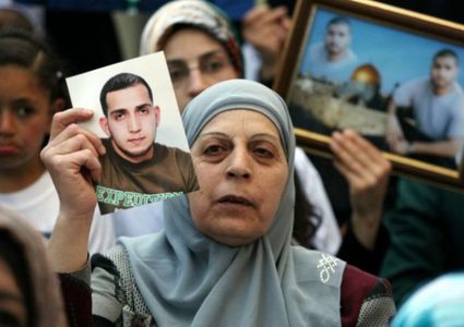 الخطيب: قرصنة أموال شعبنا لن يثنينا عن الوفاء للشهداء والأسرى