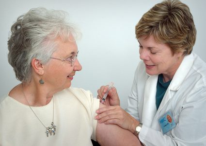 لماذا لا تعالج اللقاحات كبار السن من مرض الانفلونزا ؟