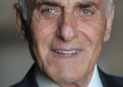 الخندق الواحد