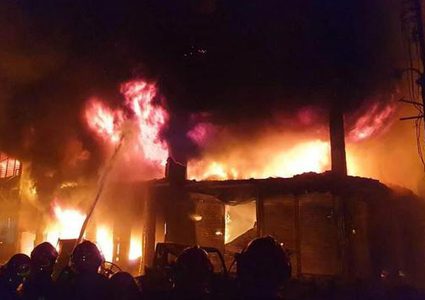 مصرع 69 شخصا على الأقل في حريق ضخم بالعاصمة البنغالية