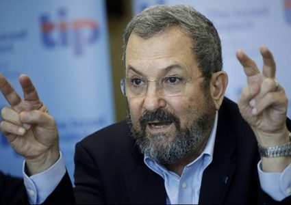 باراك يعلن تأييده تحالف لبيد وغانتس معا