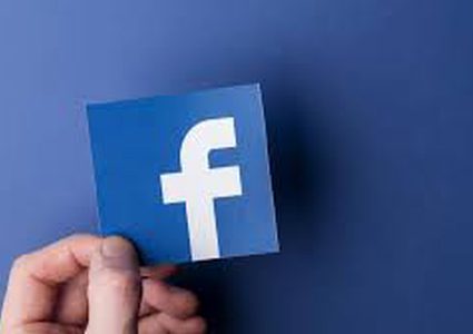 فيس بوك يستعد للكشف عن مساعد شخصي ذكي لمنافسة أبل وأمازون