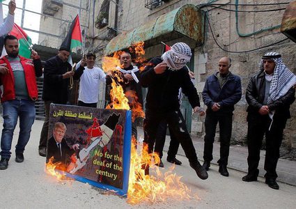 مواجهات بين المواطنين وقوات الاحتلال بالخليل