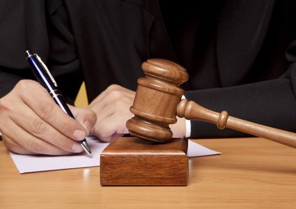 القبض على متهم صادر بحقه حكم بالأشغال الشاقة المؤقتة